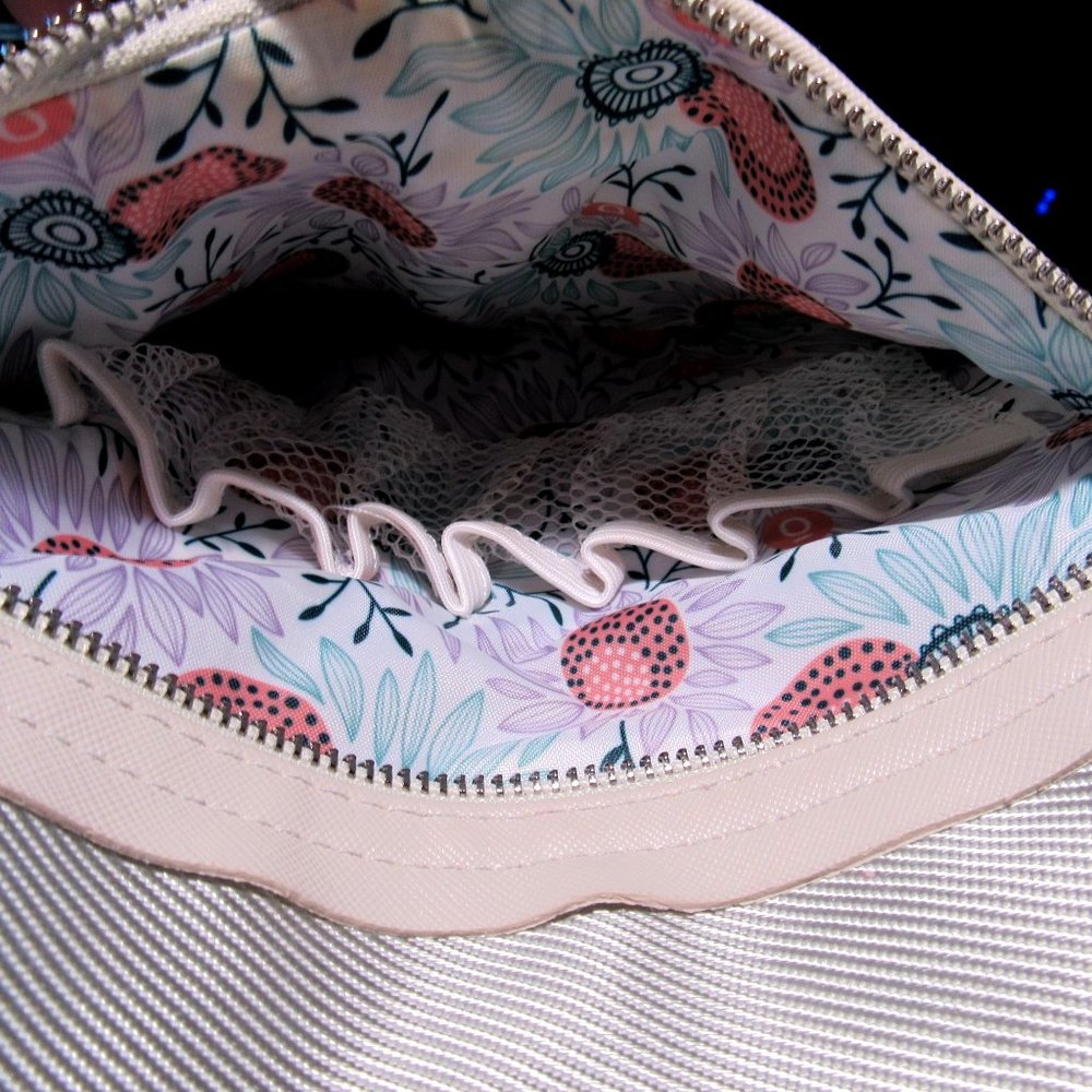 Doterra Crossbody Purse Bag Essential Oils Storage Silver And Floral - Picture 5 of 9